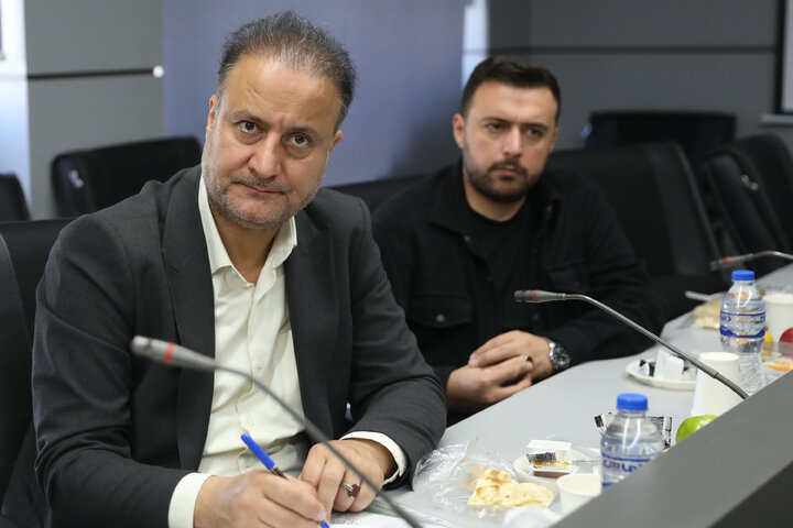 نشست 5 آبان 1404 فراکسیون کشاورزی پویا و امور عشایر با فعالان صنف بازیافت پلاستیک