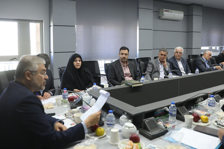 نشست 5 آبان 1404 فراکسیون کشاورزی پویا و امور عشایر با فعالان صنف بازیافت پلاستیک