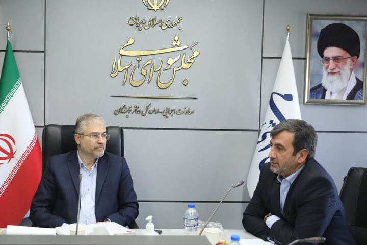 نشست 5 آبان 1404 فراکسیون کشاورزی پویا و امور عشایر با فعالان صنف بازیافت پلاستیک