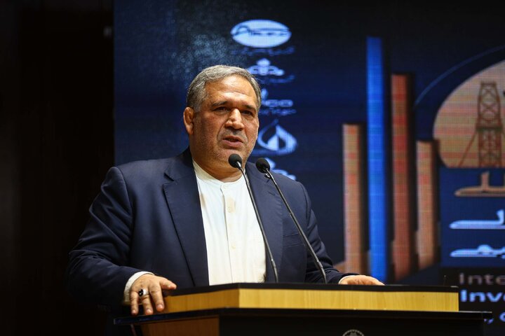 همايش سرمايهگذاري در صنعت نفت، گاز و پتروشيمی با حضور دکتر قالیباف