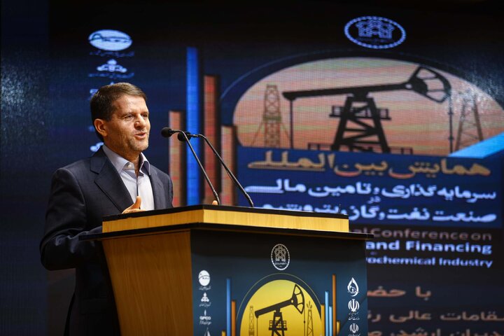 همايش سرمايهگذاري در صنعت نفت، گاز و پتروشيمی با حضور دکتر قالیباف