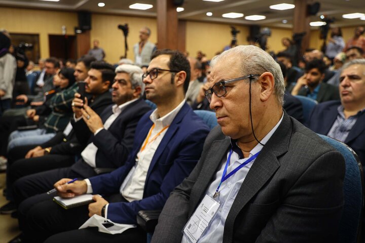 همايش سرمايهگذاري در صنعت نفت، گاز و پتروشيمی با حضور دکتر قالیباف