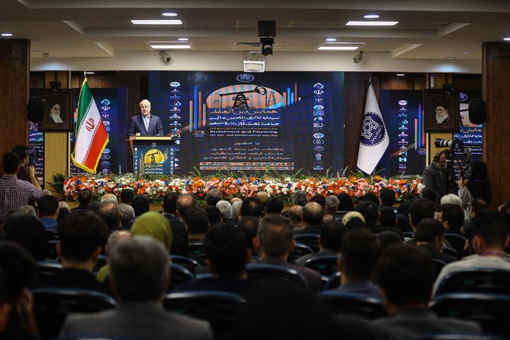 همايش سرمايهگذاري در صنعت نفت، گاز و پتروشيمی با حضور دکتر قالیباف