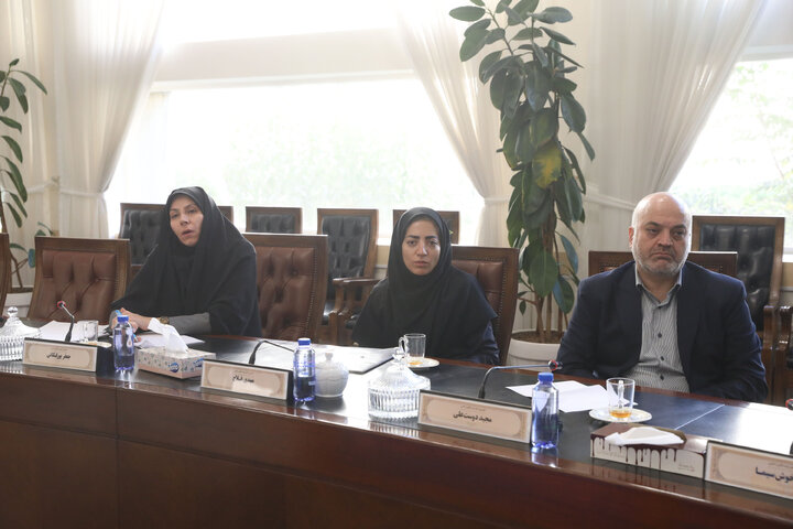 نشست 5 آبان 1404  کمیسیون اصل 90 با مسولان شرکت پالایش و پژوهش