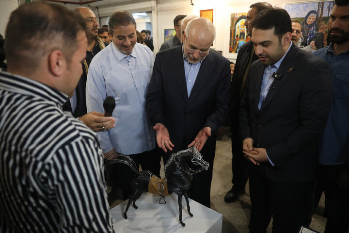 بازدید دکتر قالیباف از نمایشگاه همام