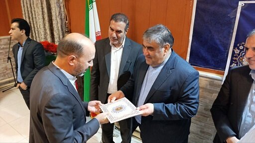 مراسم تجلیل از فرزندان شهید شاغل در شبکه بهداشت و درمان برگزار شد