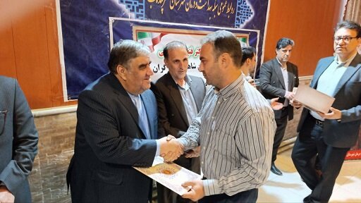 مراسم تجلیل از فرزندان شهید شاغل در شبکه بهداشت و درمان برگزار شد