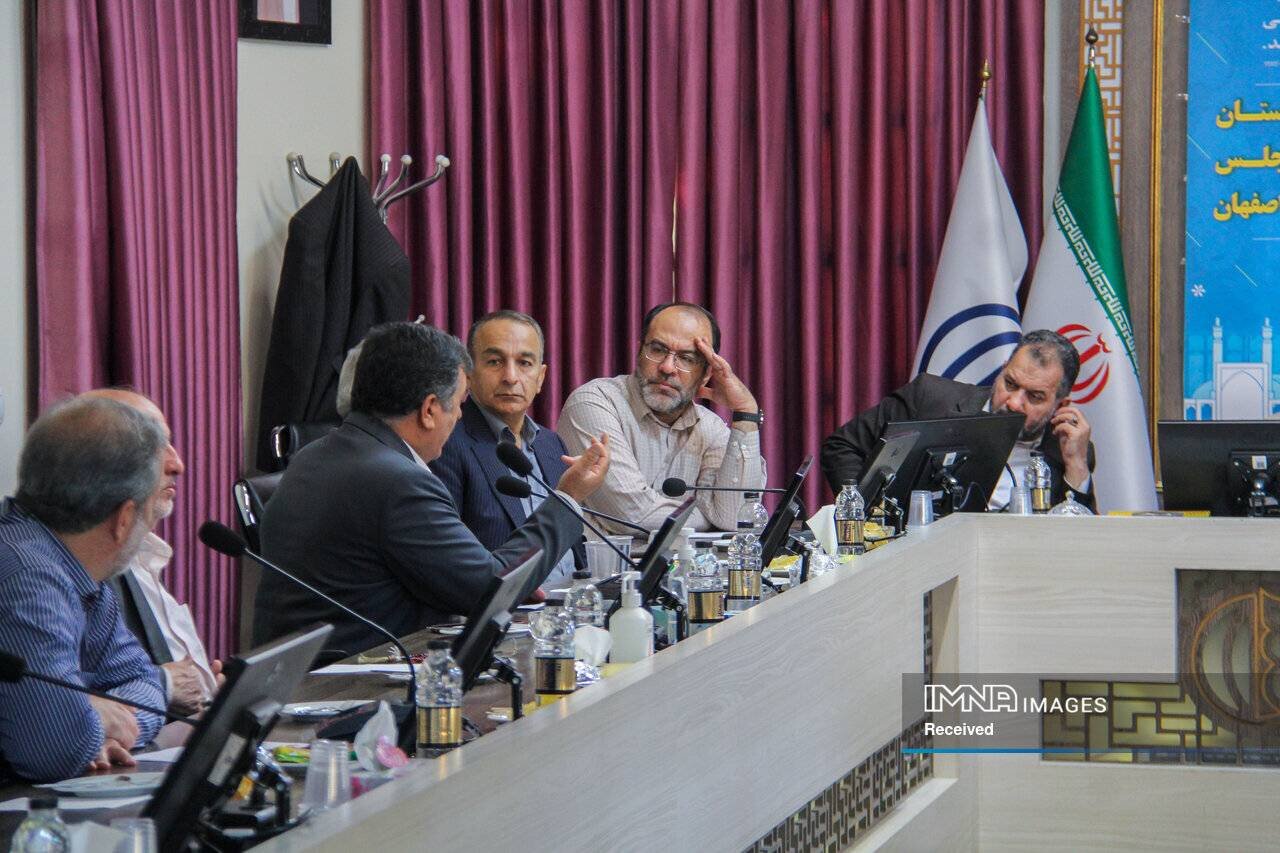 توسعه الحاقات جدید شهری فشار بیشتری بر زاینده‌رود وارد می‌کند