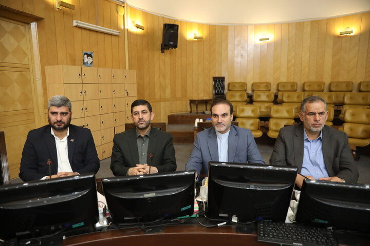 نشست هم اندیشی سیاست های ابلاغی مقام معظم رهبری با حضور رییس سازمان امور اداری و استخدامی