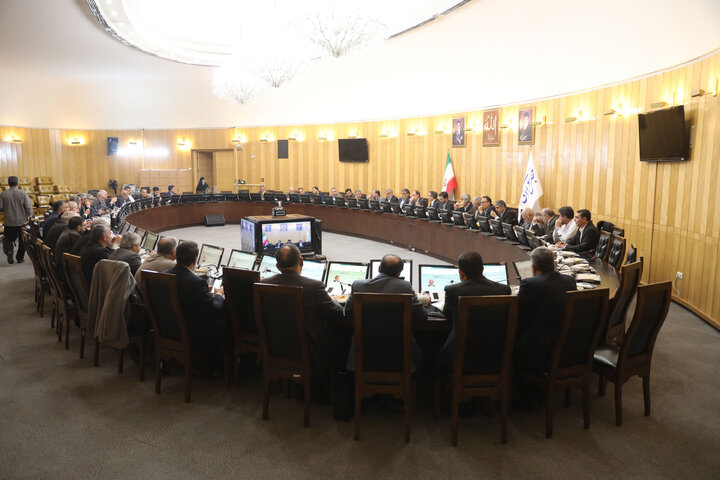 نشست هم اندیشی سیاست های ابلاغی مقام معظم رهبری با حضور رییس سازمان امور اداری و استخدامی