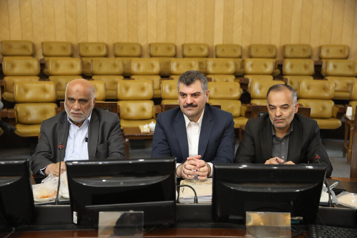 نشست هم اندیشی سیاست های ابلاغی مقام معظم رهبری با حضور رییس سازمان امور اداری و استخدامی