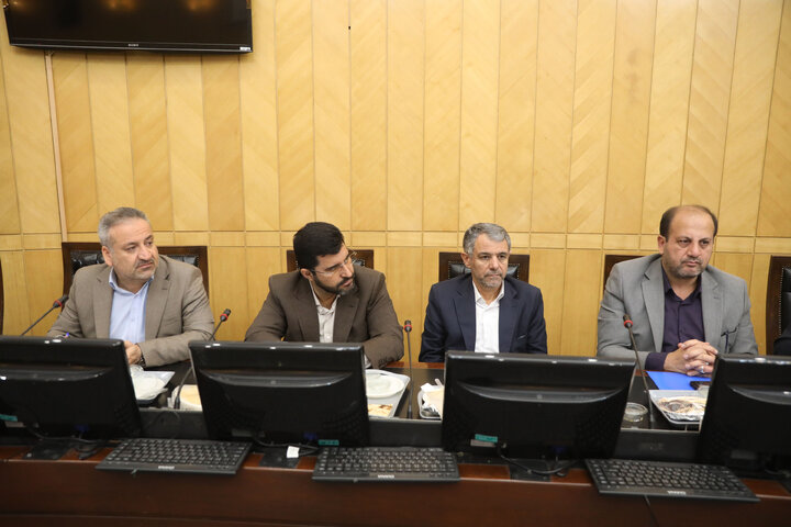 نشست هم اندیشی سیاست های ابلاغی مقام معظم رهبری با حضور رییس سازمان امور اداری و استخدامی