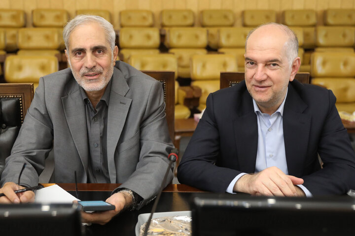 نشست هم اندیشی سیاست های ابلاغی مقام معظم رهبری با حضور رییس سازمان امور اداری و استخدامی
