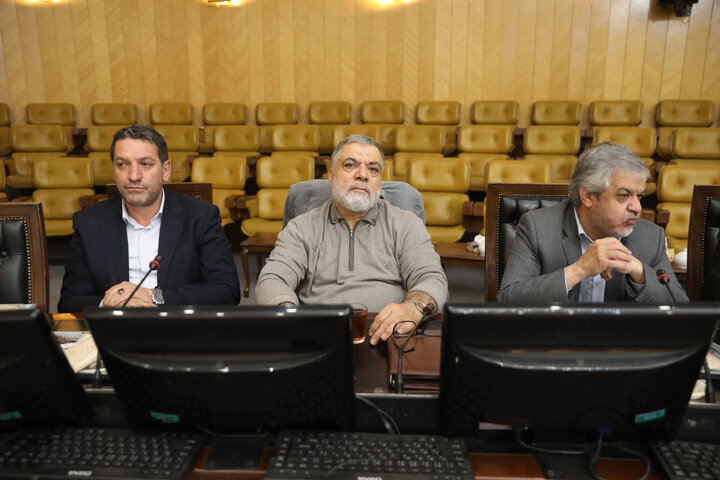نشست هم اندیشی سیاست های ابلاغی مقام معظم رهبری با حضور رییس سازمان امور اداری و استخدامی