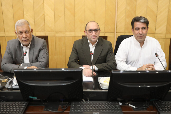 نشست هم اندیشی سیاست های ابلاغی مقام معظم رهبری با حضور رییس سازمان امور اداری و استخدامی