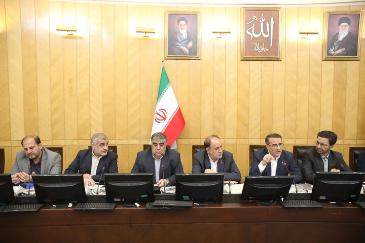 نشست هم اندیشی سیاست های ابلاغی مقام معظم رهبری با حضور رییس سازمان امور اداری و استخدامی