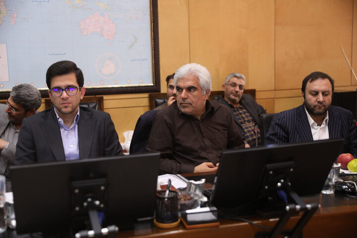 نشست 6 آبان 1404 کمیسیون صنایع و معادن با حضور وزیر نفت