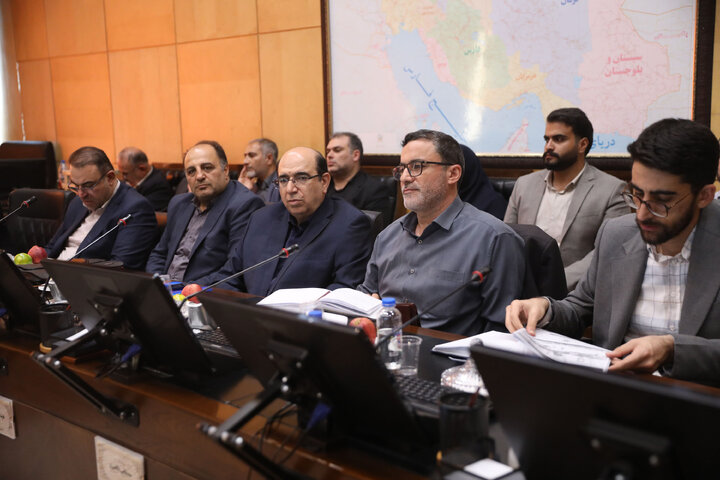 نشست 6 آبان 1404 کمیسیون صنایع و معادن با حضور وزیر نفت