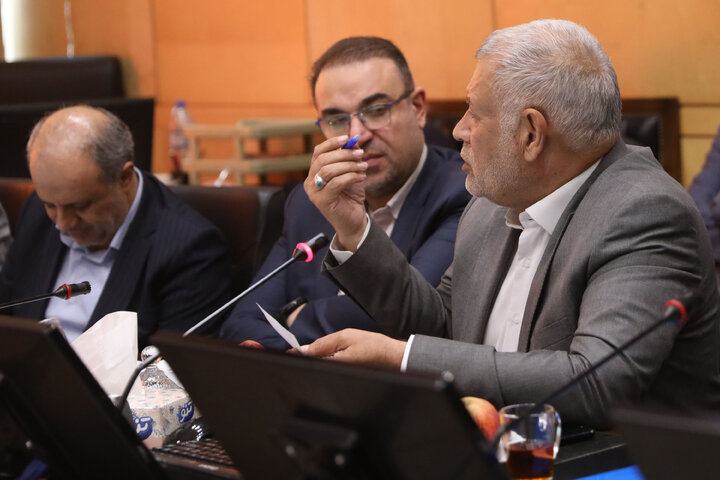 نشست 6 آبان 1404 کمیسیون صنایع و معادن با حضور وزیر نفت