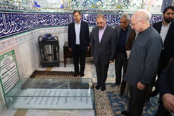 دکتر قالیباف به مقام شامخ شهدای خراسان شمالی ادای احترام کرد