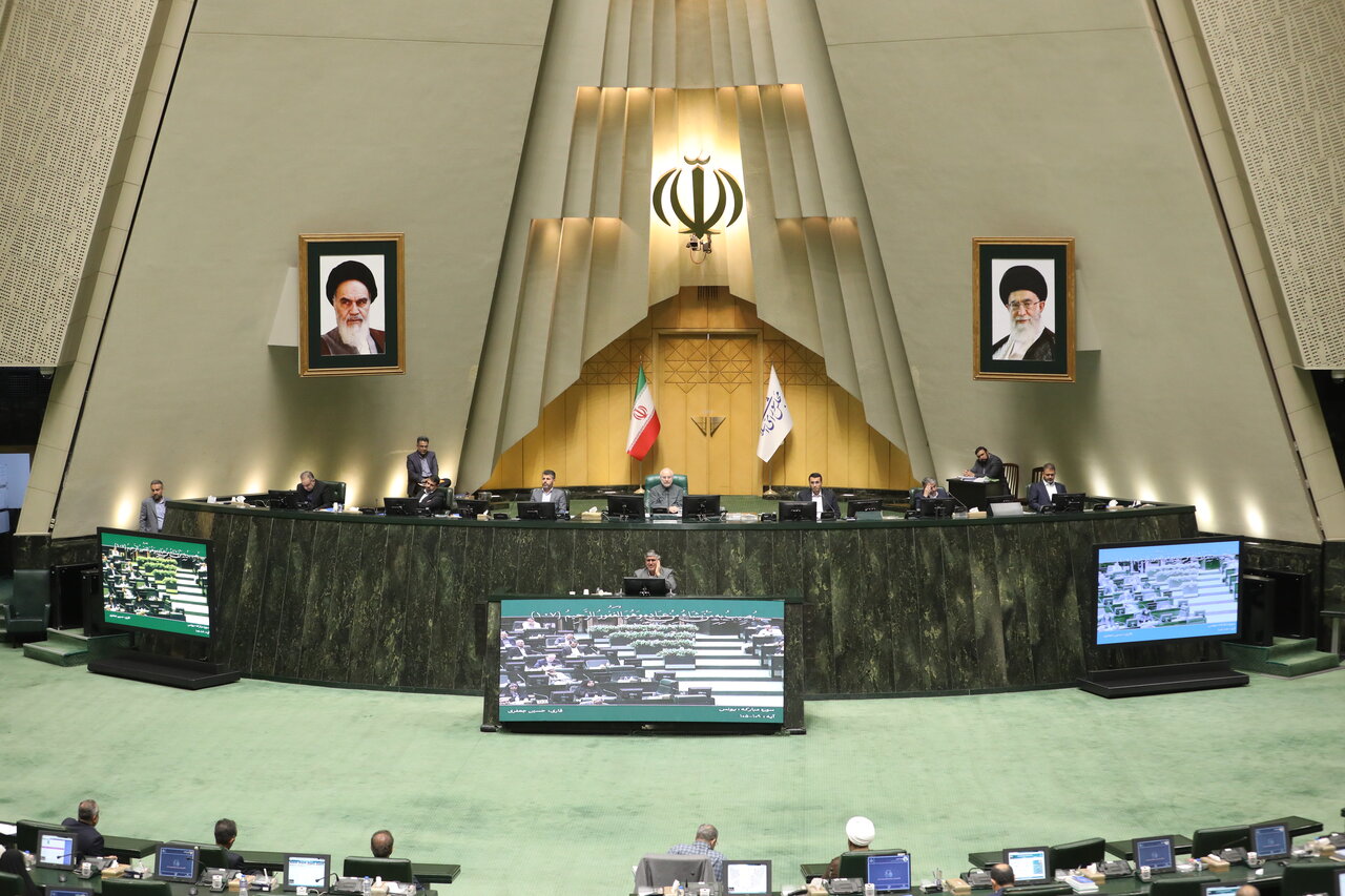 نشست علنی ۷ آبان ماه مجلس آغاز شد نشست علنی ۷ آبان ماه مجلس آغاز شد