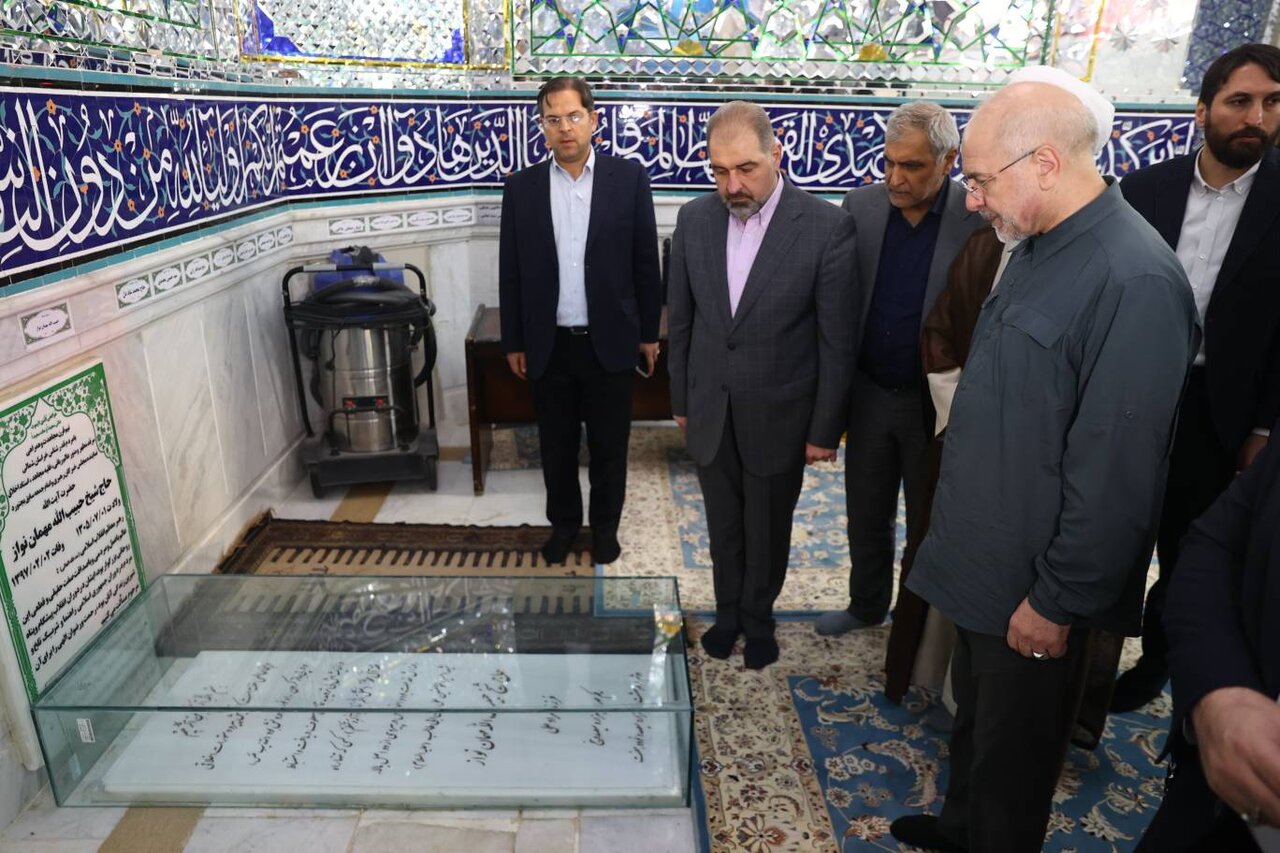 دکتر قالیباف به مقام شامخ شهدای خراسان شمالی ادای احترام کرد