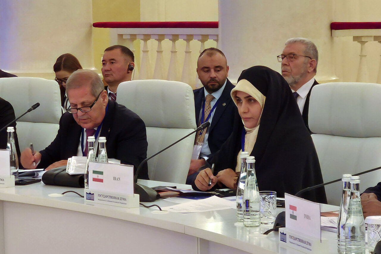  فرهنگ اسلامی و بومی عامل پایداری ملت‌ها در برابر جنگ و یک‌جانبه‌گرایی است