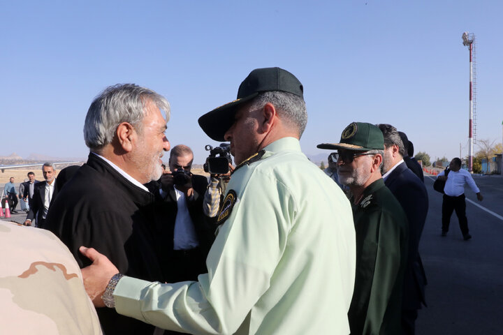 ستقبال از اعضای کمیسیون امنیت ملی در فرودگاه ایلام و حضور در گلزار شهدا