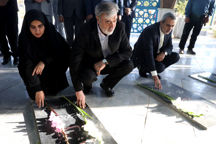 ستقبال از اعضای کمیسیون امنیت ملی در فرودگاه ایلام و حضور در گلزار شهدا