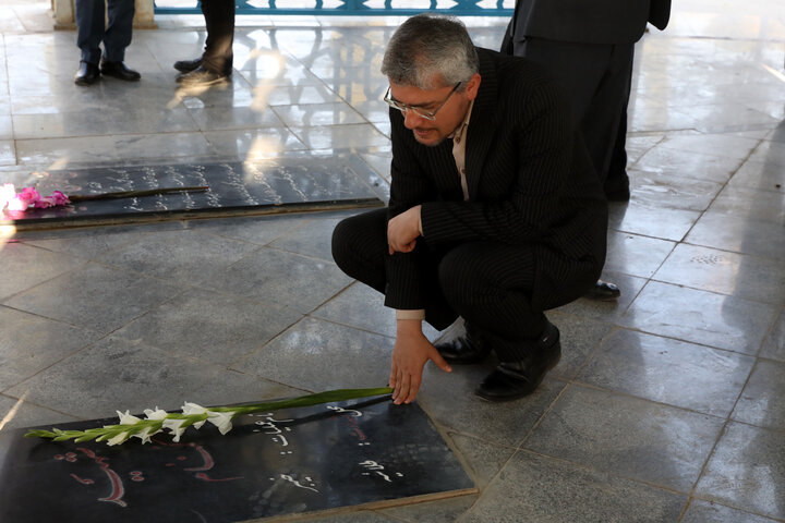 ستقبال از اعضای کمیسیون امنیت ملی در فرودگاه ایلام و حضور در گلزار شهدا