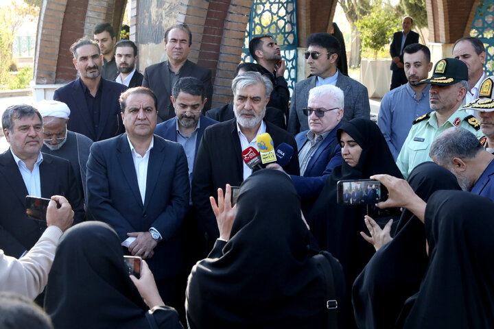 ستقبال از اعضای کمیسیون امنیت ملی در فرودگاه ایلام و حضور در گلزار شهدا