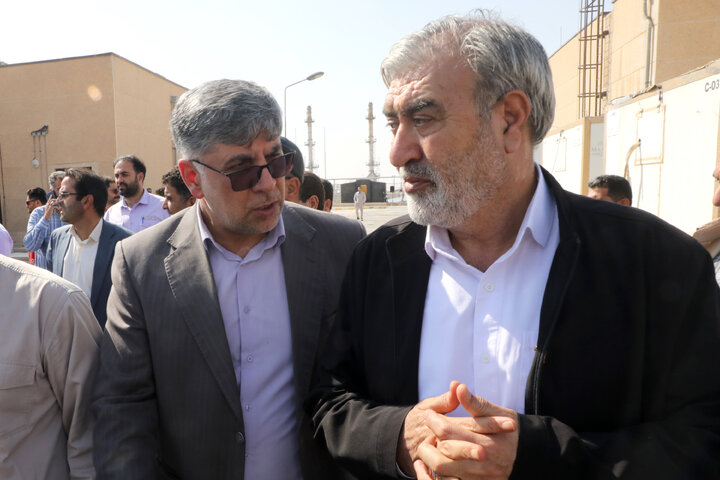 بازدید اعضای کمیسیون امنیت ملی از میدان نفتی آذر