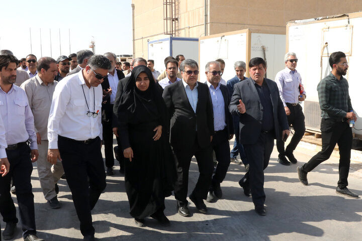 بازدید اعضای کمیسیون امنیت ملی از میدان نفتی آذر
