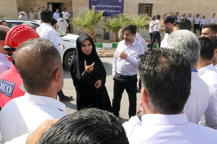 بازدید اعضای کمیسیون امنیت ملی از میدان نفتی آذر