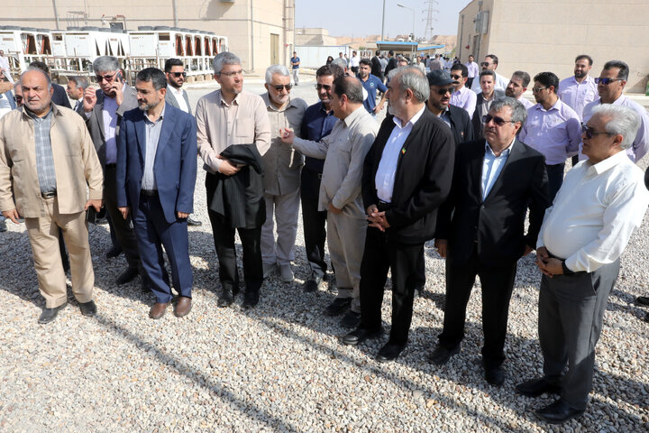 بازدید اعضای کمیسیون امنیت ملی از میدان نفتی آذر