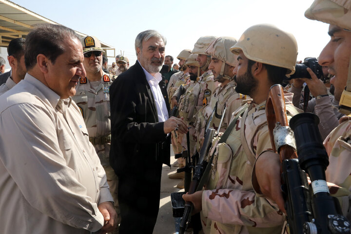 بازدید اعضای کمیسیون امنیت ملی از مرز مهران و پاسگاه مرزی زعفرانیه