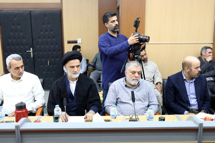 نشست کارگروه پیگیری مشکلات پایانه مرزی مهران و روابط اقتصادی با عراق