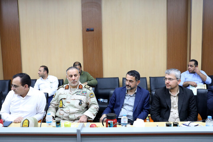 نشست کارگروه پیگیری مشکلات پایانه مرزی مهران و روابط اقتصادی با عراق