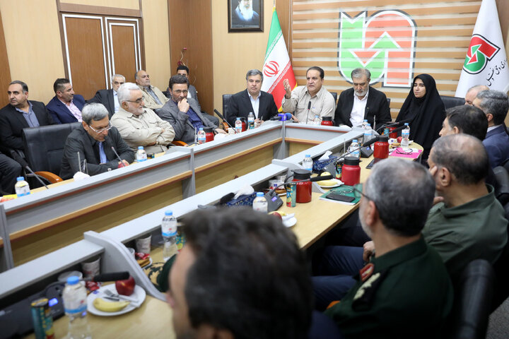 نشست کارگروه پیگیری مشکلات پایانه مرزی مهران و روابط اقتصادی با عراق