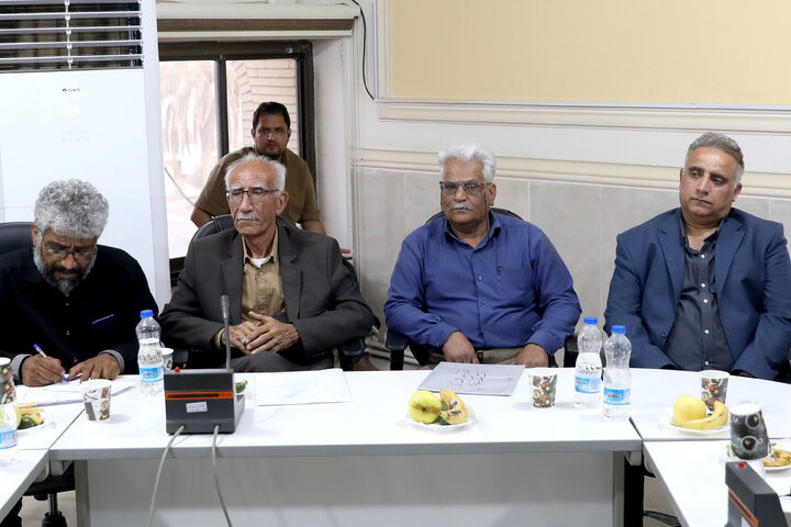 نشست مشترک رییس و اعضا کمیسیون کشاورزی با استاندارهرمزگان،و مسئولین شهرستان حاجی آباد در خصوص پیگیری و رفع مشکلات حوزه کشاورزی این شهرستان‎