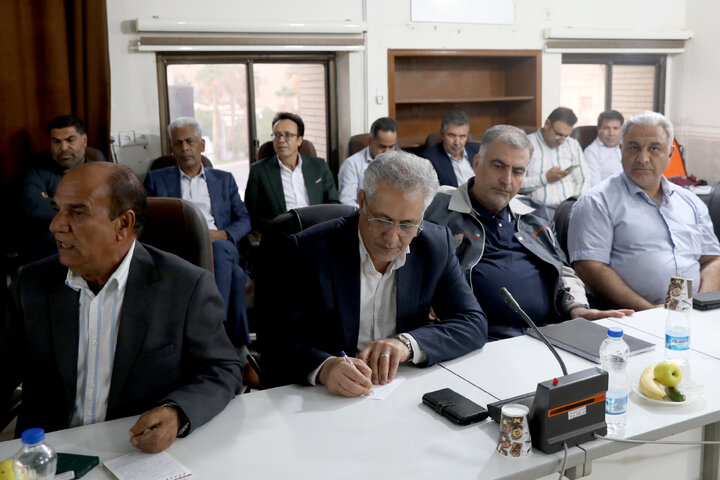 نشست مشترک رییس و اعضا کمیسیون کشاورزی با استاندارهرمزگان،و مسئولین شهرستان حاجی آباد در خصوص پیگیری و رفع مشکلات حوزه کشاورزی این شهرستان‎