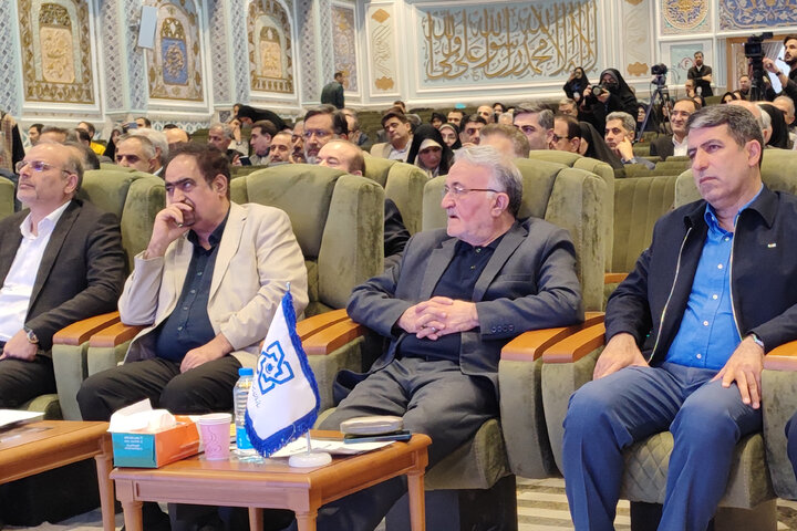 حضور اعضای کمیسیون بهداشت در آیین نکوداشت سیویکمین روز ملی سلامت در مشهد بارگذاری