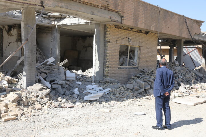 بازدید اعضای کمیسیون امنیت ملی مجلس از ساختمان بهزیستی قصر شیرین