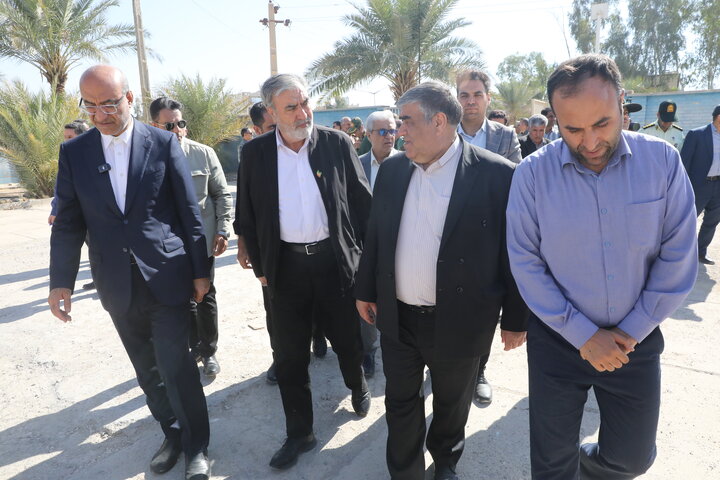 بازدید اعضای کمیسیون امنیت ملی مجلس از ساختمان بهزیستی قصر شیرین