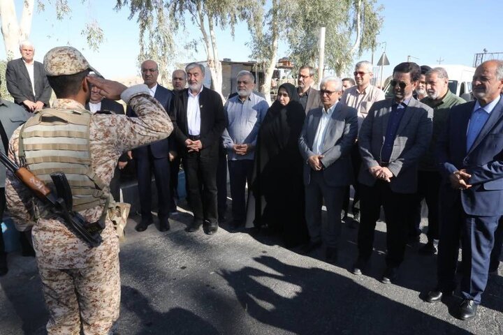 بازید اعضای کمیسیون امنیت ملی از پایانه‌ مرزی خسروی