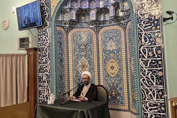 حضور هیأت پارلمانی ایران در مراسم دعای کمیل مسجد ایرانیان مسکو حضور هیأت پارلمانی ایران در مراسم دعای کمیل مسجد ایرانیان مسکو