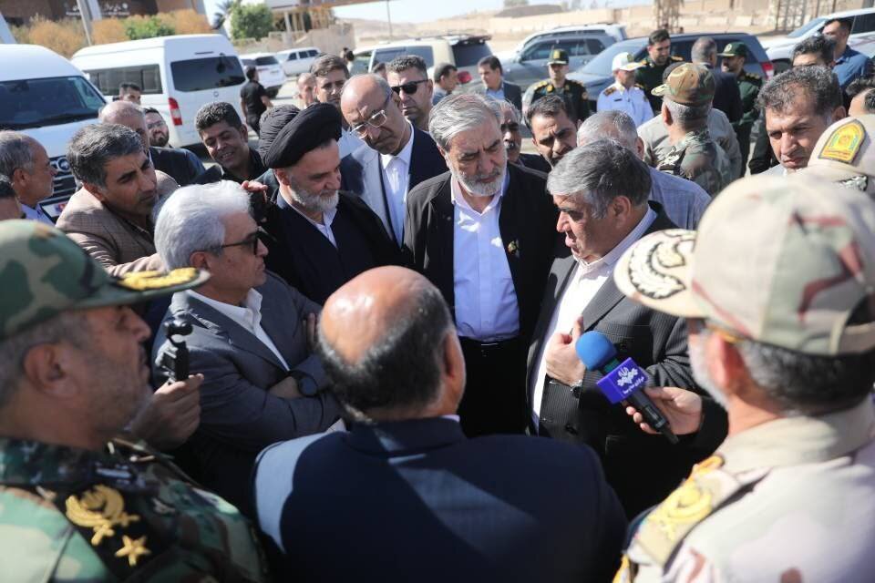 حضور اعضای کمیسیون امنیت ملی مجلس در کرمانشاه/ نمایندگان از پایانه‌های سومار و خسروی بازدید کردند