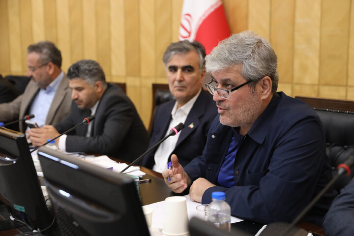 نشست کمیسیون برنامه و بودجه با حضور وزیر اقتصاد و رئیس بانک مرکزی