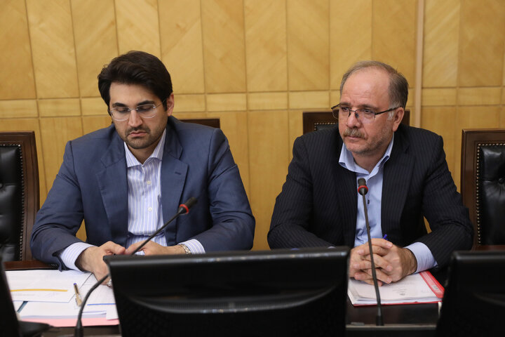 نشست کمیسیون برنامه و بودجه با حضور وزیر اقتصاد و رئیس بانک مرکزی