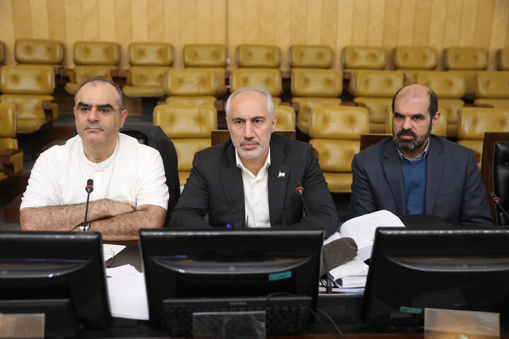 نشست کمیسیون برنامه و بودجه با حضور وزیر اقتصاد و رئیس بانک مرکزی